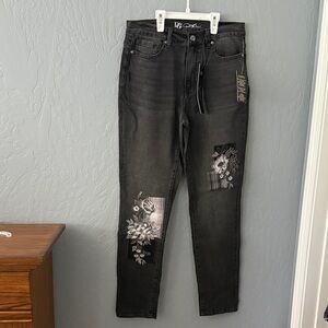 DG2 by Diane Gilman Black Floral Skinny Jeans